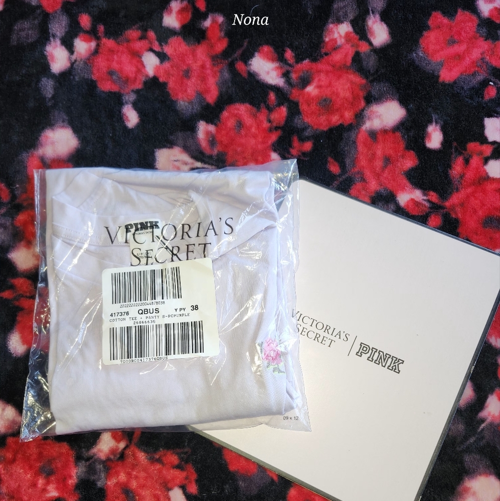 PINK VS Tee size Small NWT